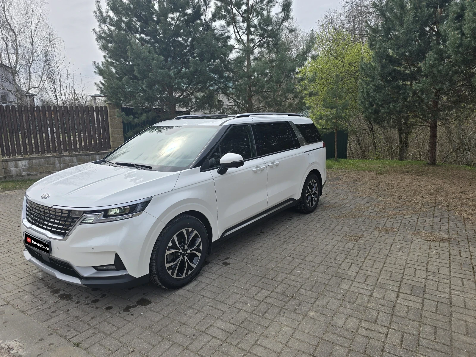 Kia Carnival, 2021г, передний привод, автомат