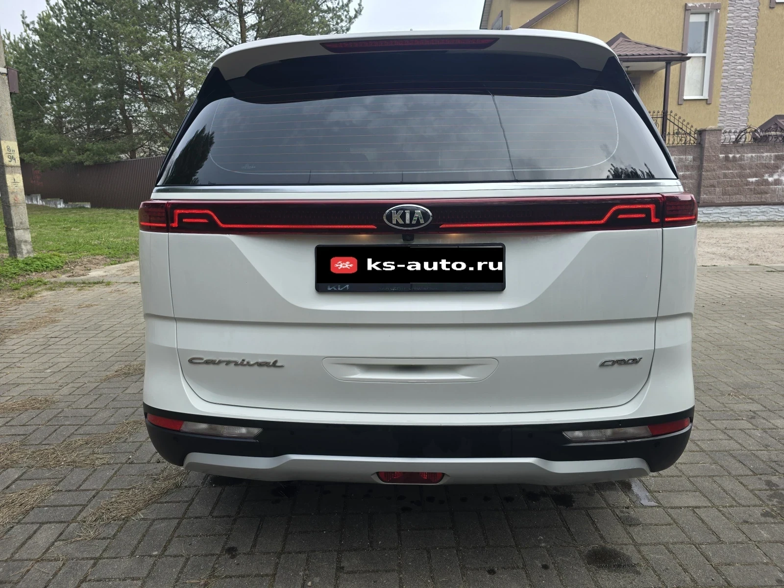 Kia Carnival, 2021г, передний привод, автомат