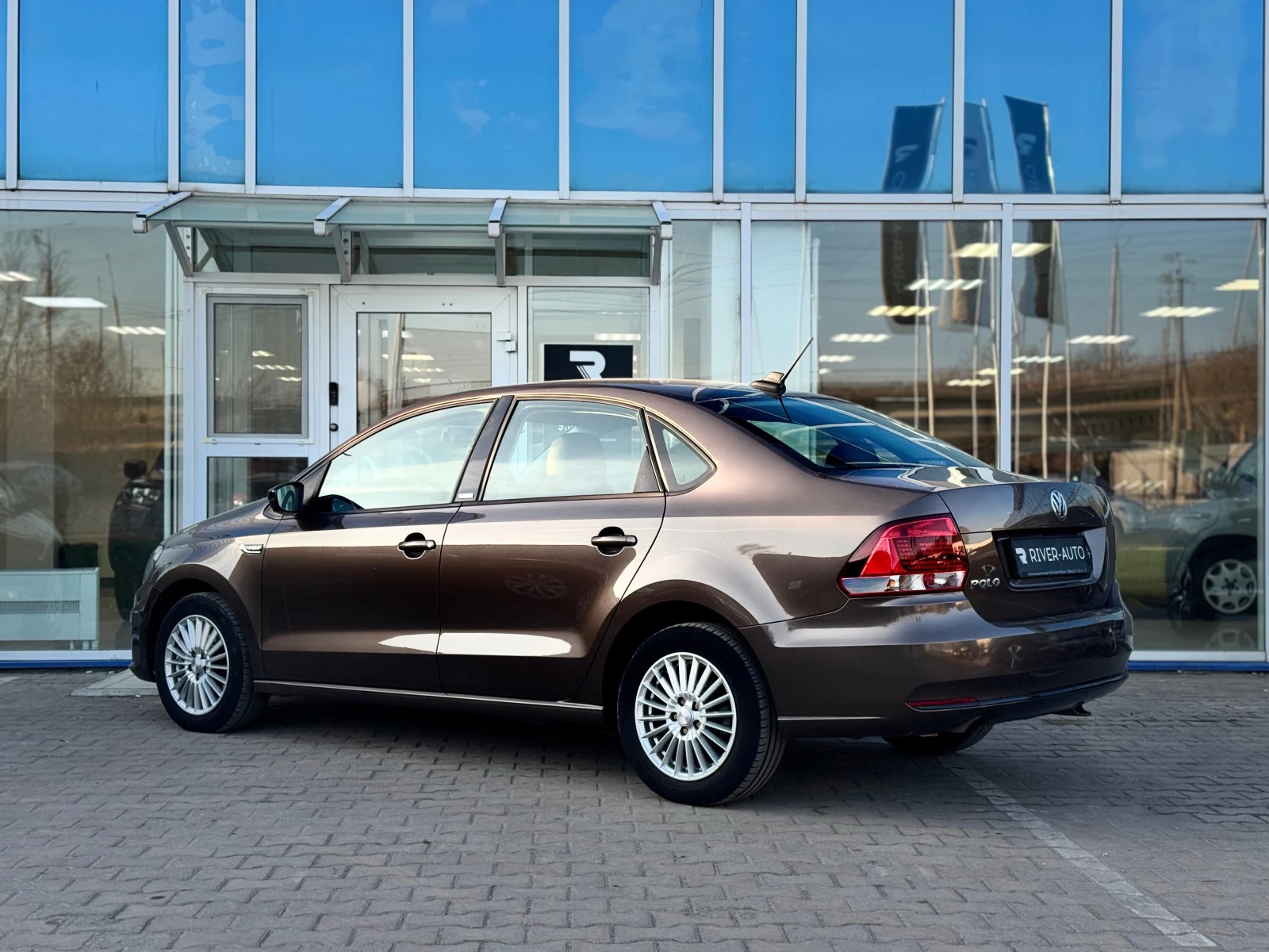 Volkswagen Polo, 2018г, передний привод, автомат