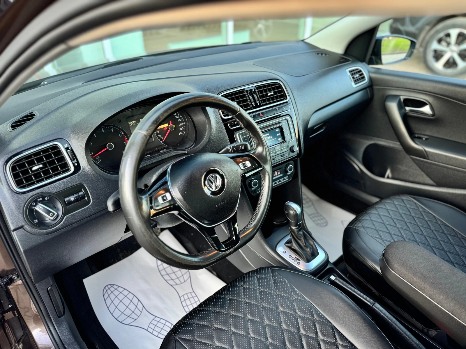 Volkswagen Polo, 2018г, передний привод, автомат