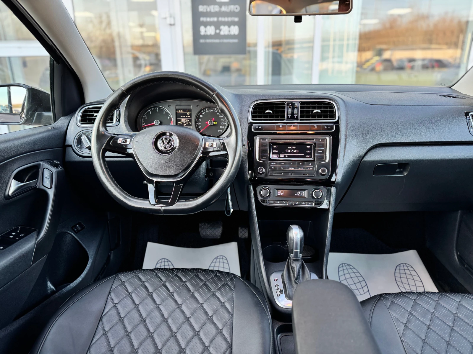 Volkswagen Polo, 2018г, передний привод, автомат