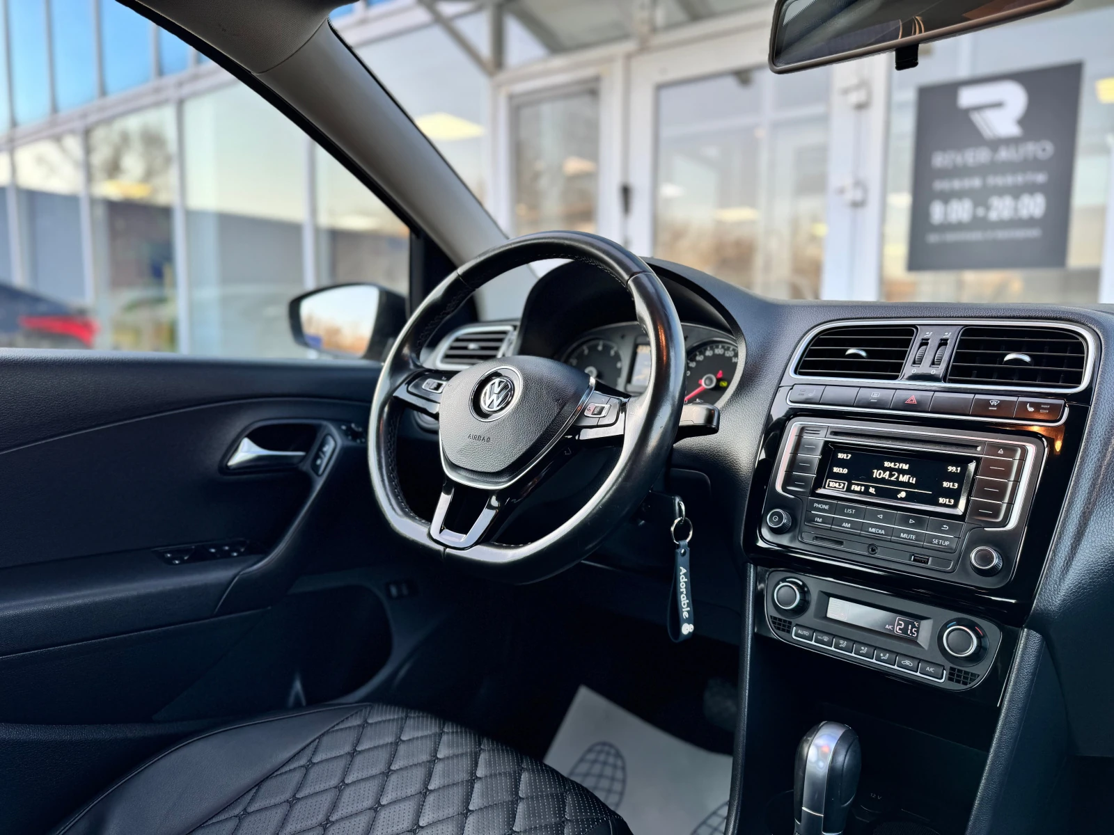 Volkswagen Polo, 2018г, передний привод, автомат