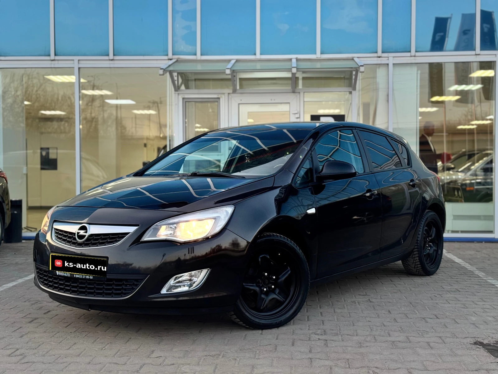 Opel Astra, 2010г, передний привод, механика