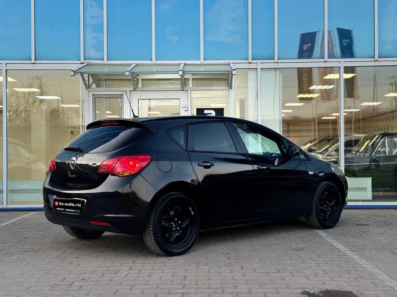 Opel Astra, 2010г, передний привод, механика