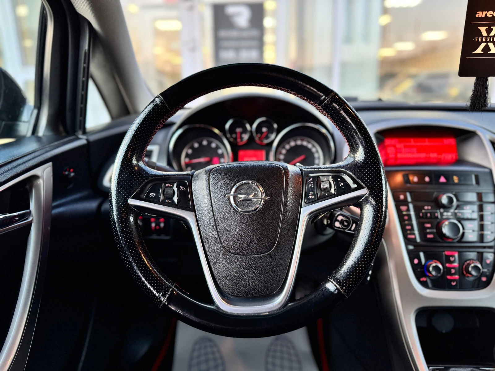 Opel Astra, 2010г, передний привод, механика