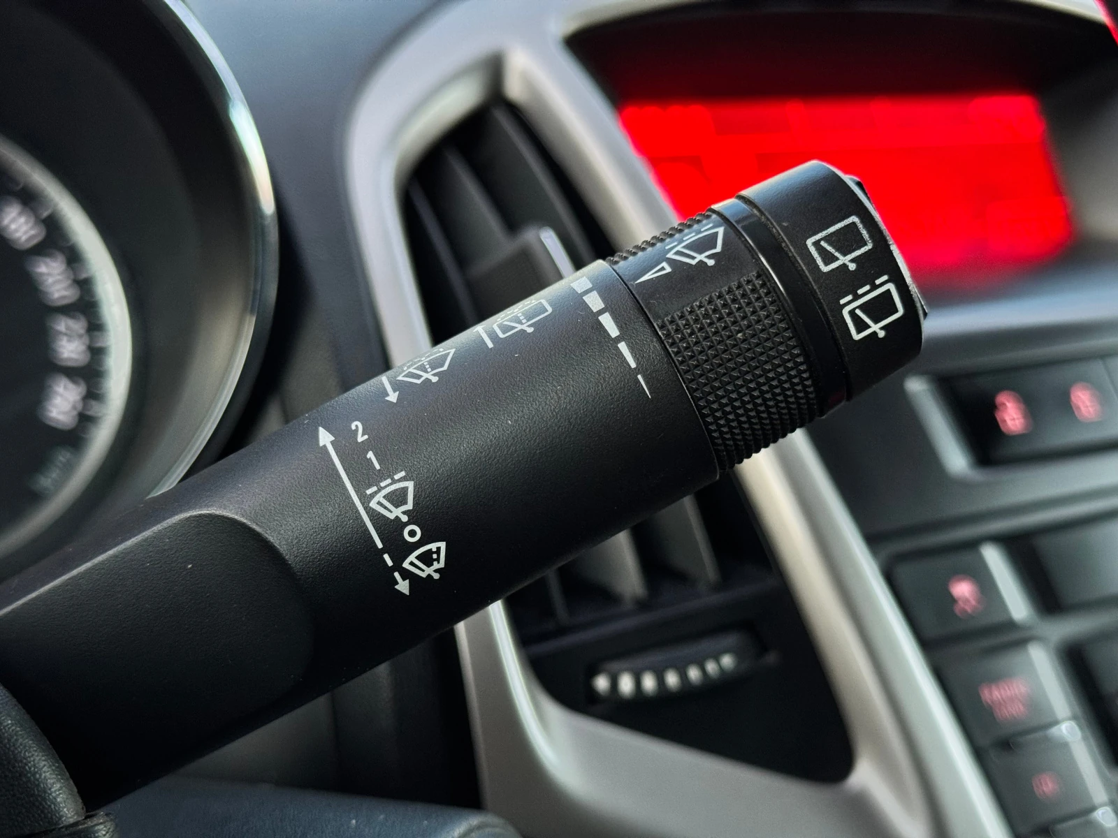 Opel Astra, 2010г, передний привод, механика