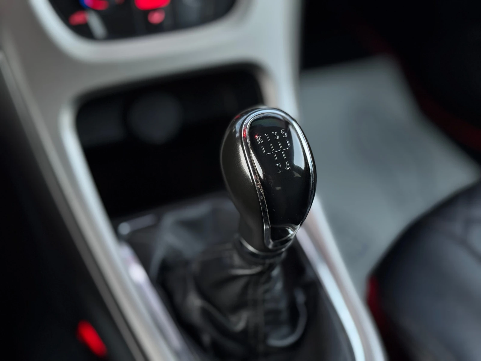 Opel Astra, 2010г, передний привод, механика