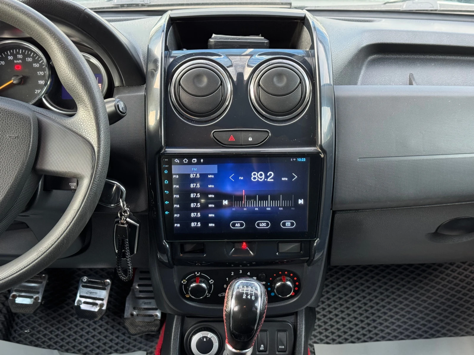 Renault Duster, 2015г, полный привод, механика