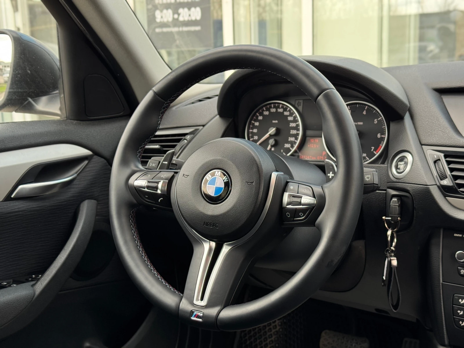 BMW X1, 2013г, задний привод, автомат