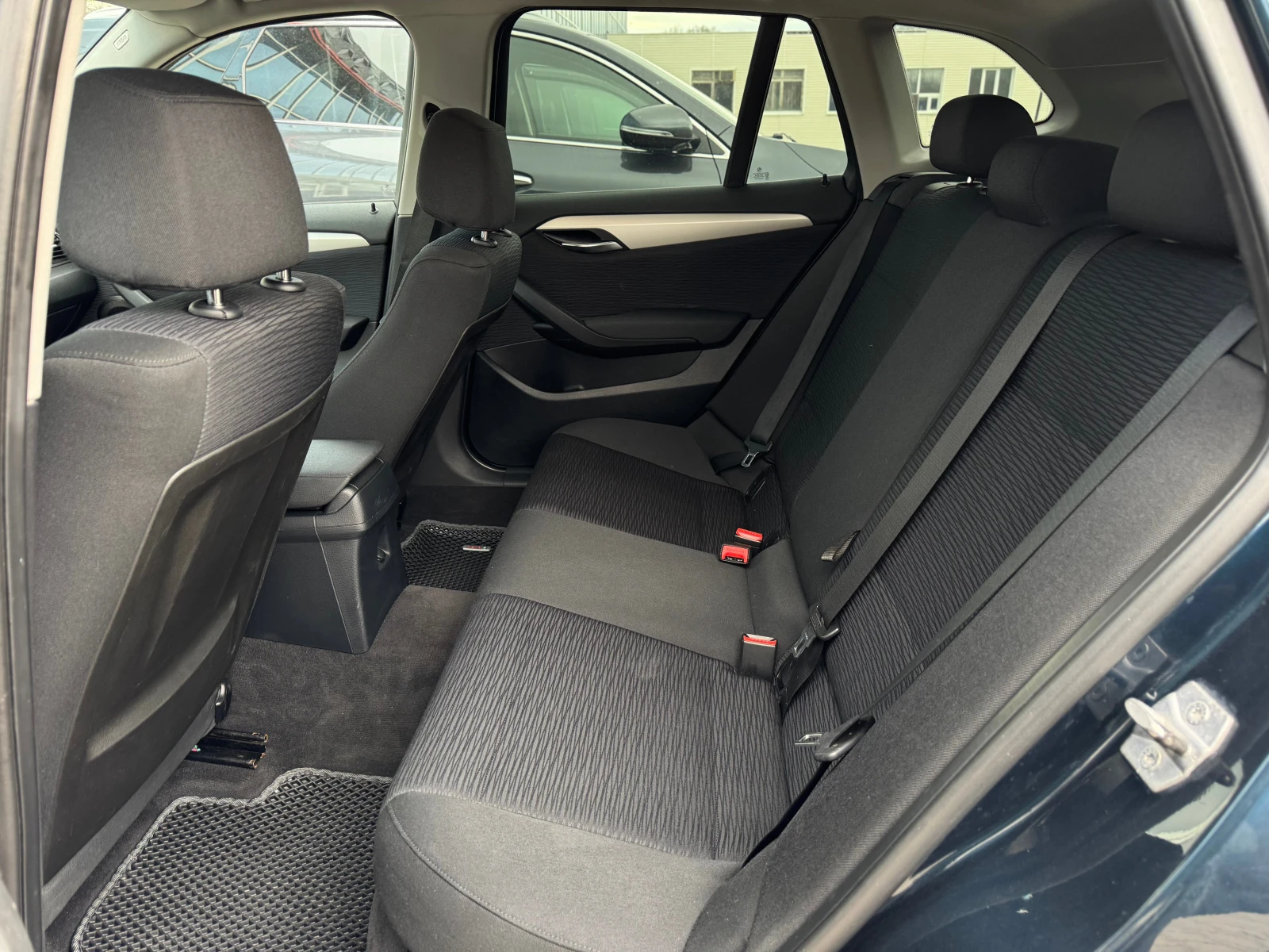 BMW X1, 2013г, задний привод, автомат