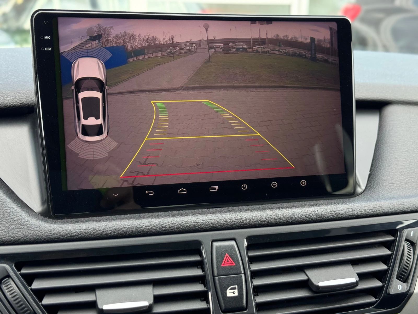 BMW X1, 2013г, задний привод, автомат