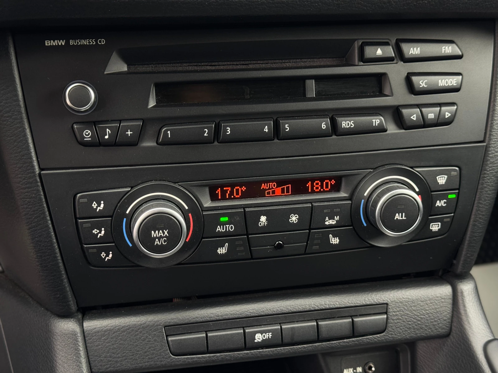 BMW X1, 2013г, задний привод, автомат