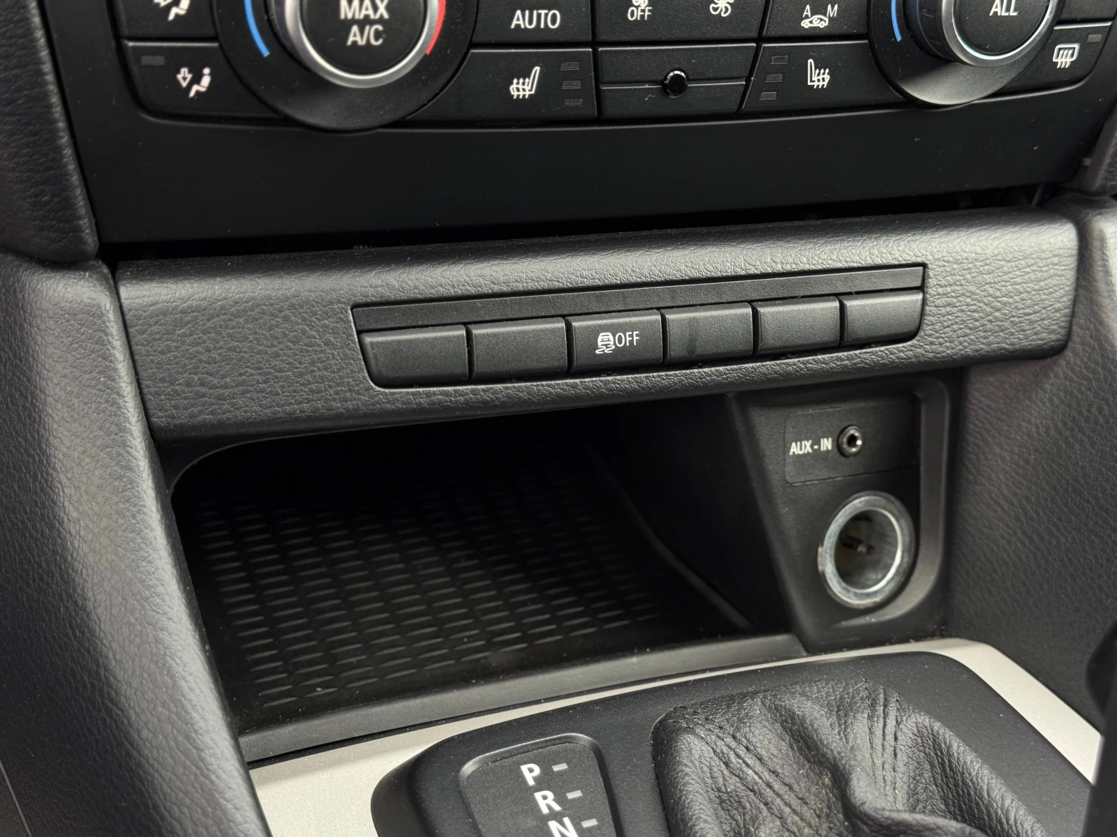 BMW X1, 2013г, задний привод, автомат