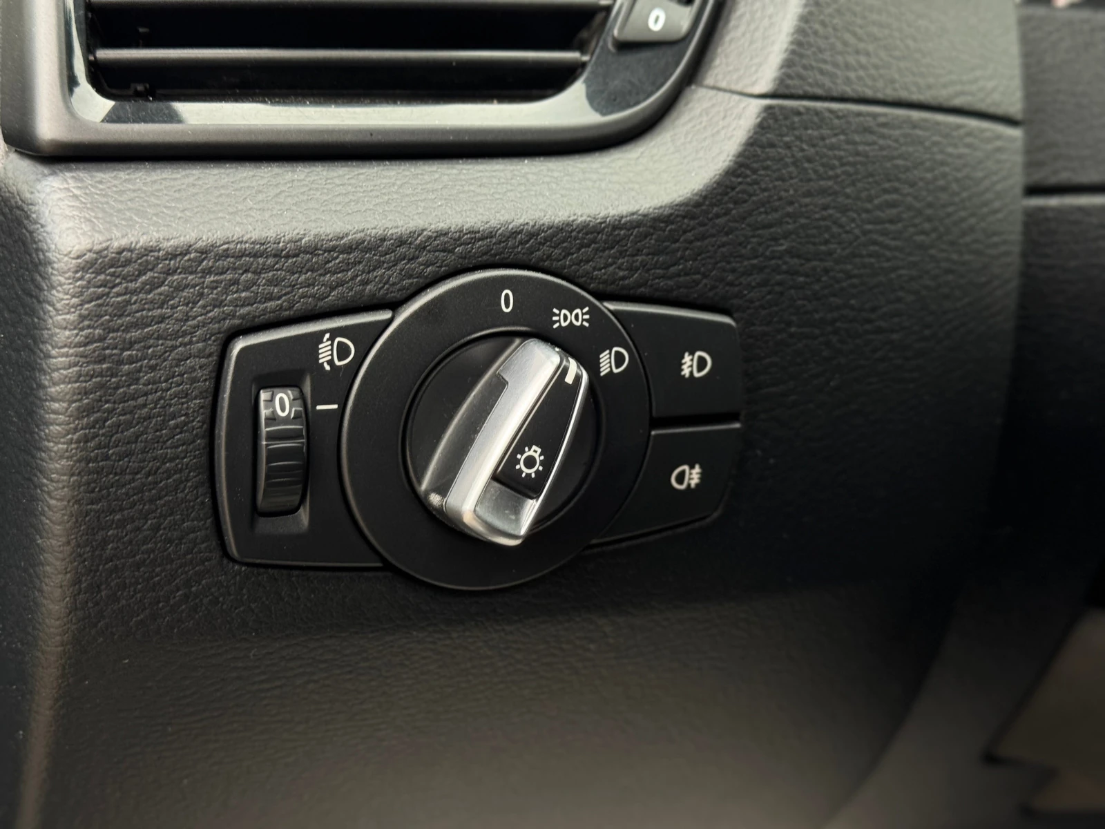 BMW X1, 2013г, задний привод, автомат