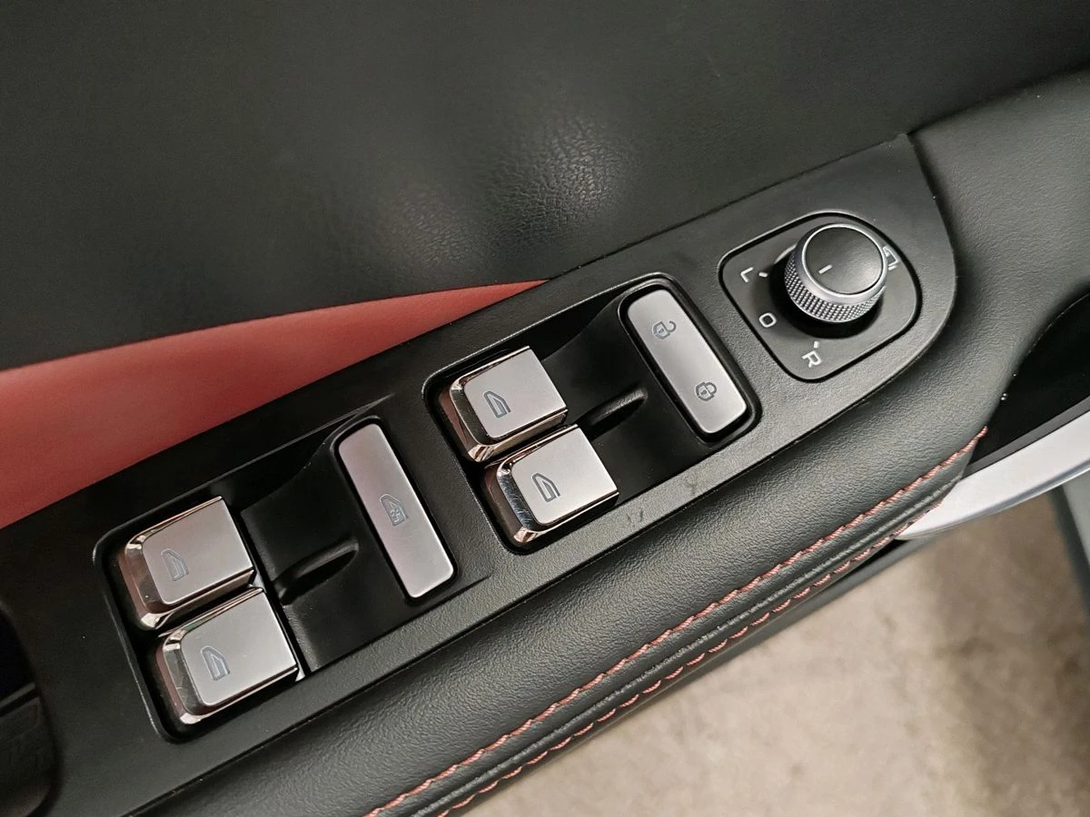 Geely Coolray, 2023г, передний привод, робот