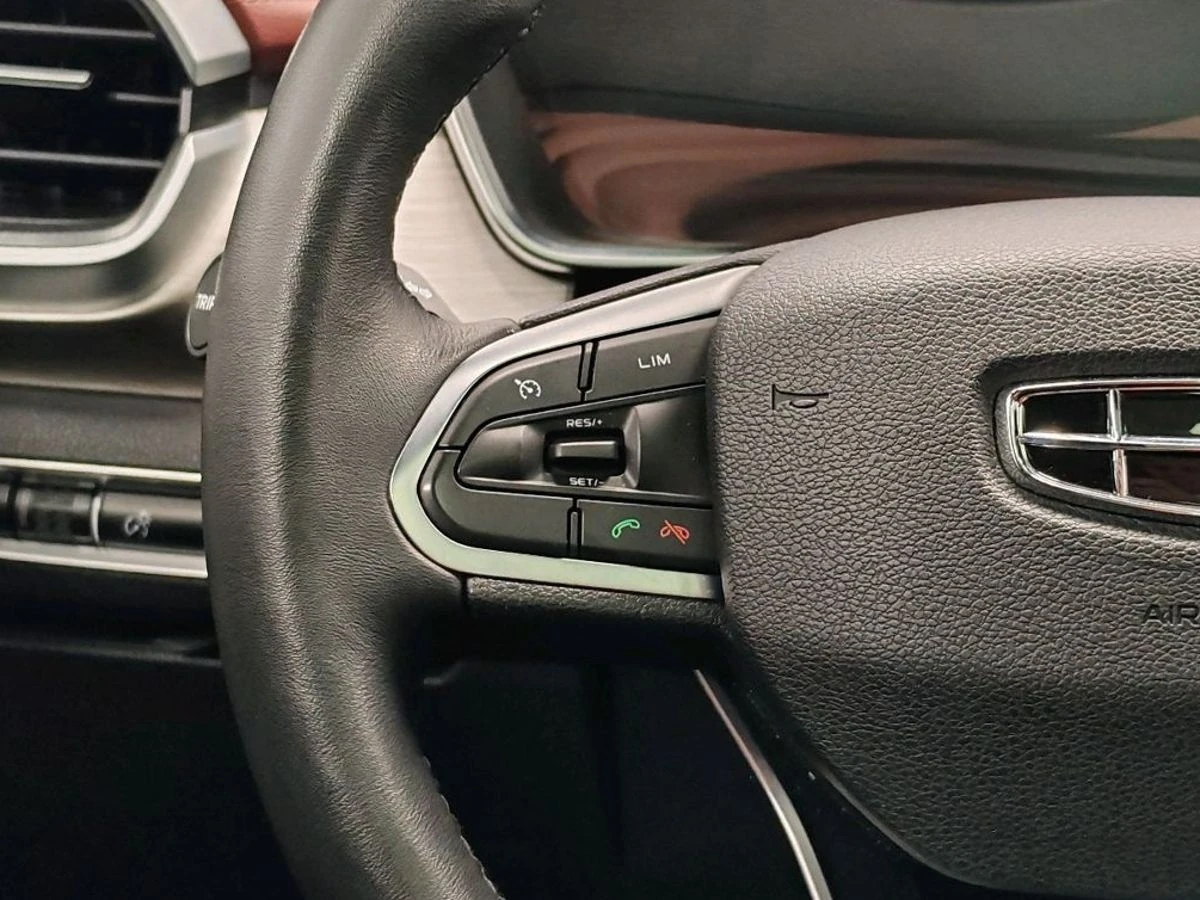 Geely Coolray, 2023г, передний привод, робот