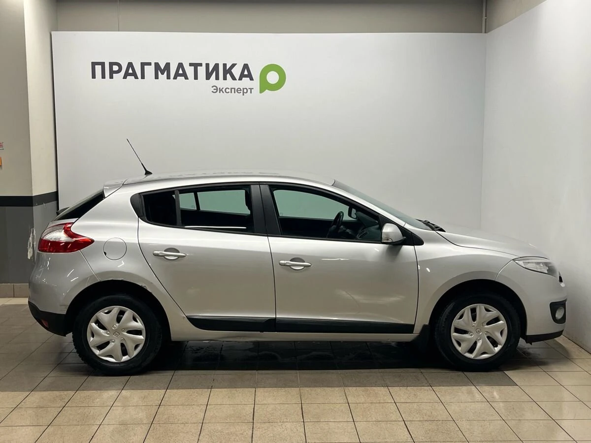 Renault Megane, 2012г, передний привод, механика