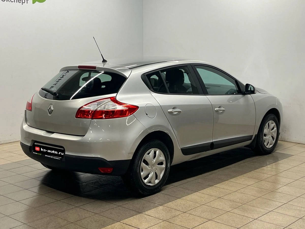 Renault Megane, 2012г, передний привод, механика