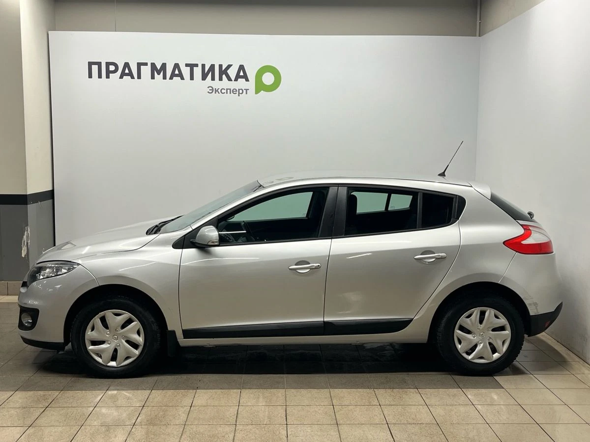 Renault Megane, 2012г, передний привод, механика