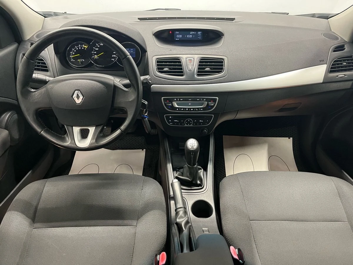 Renault Megane, 2012г, передний привод, механика