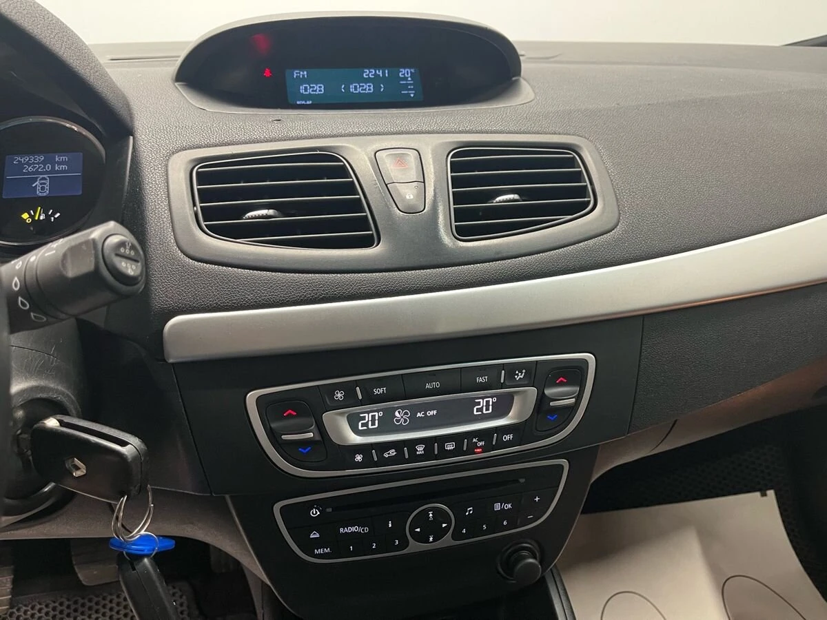 Renault Megane, 2012г, передний привод, механика