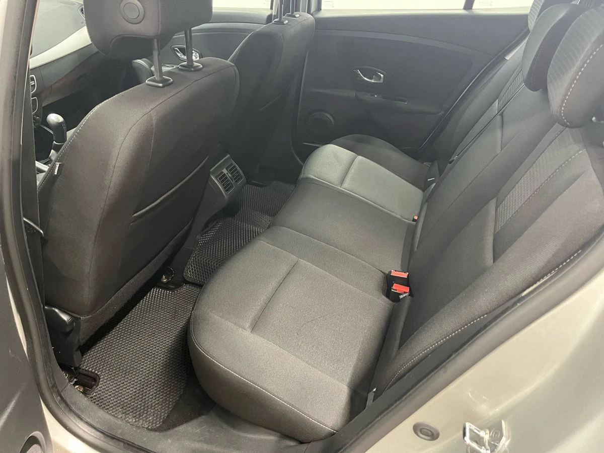 Renault Megane, 2012г, передний привод, механика