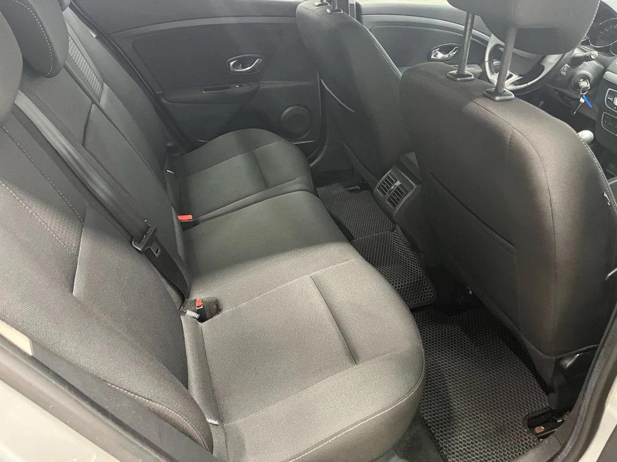 Renault Megane, 2012г, передний привод, механика