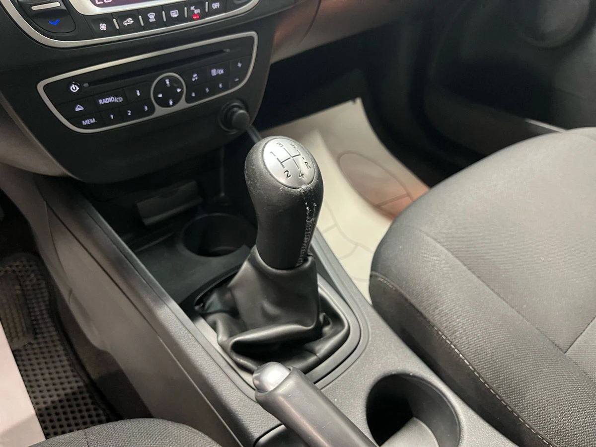 Renault Megane, 2012г, передний привод, механика