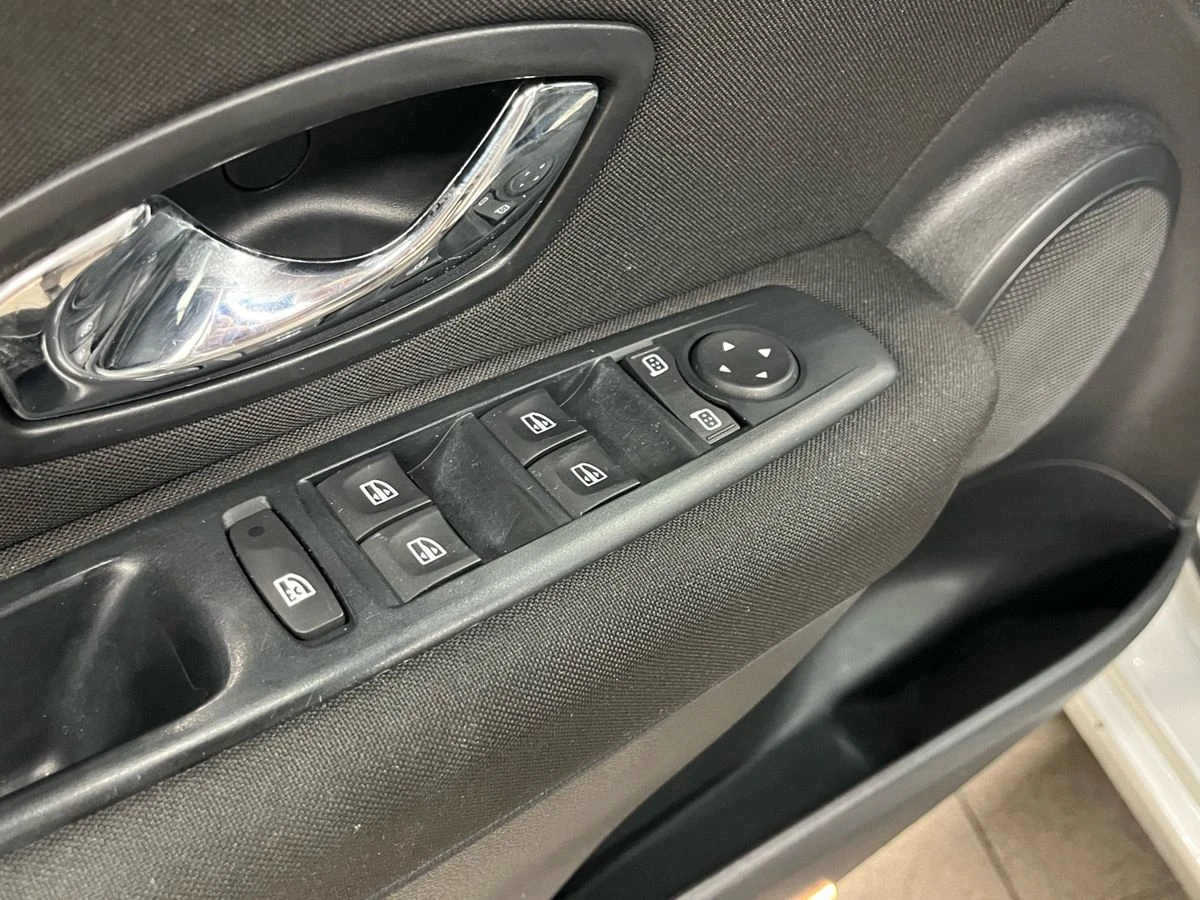 Renault Megane, 2012г, передний привод, механика