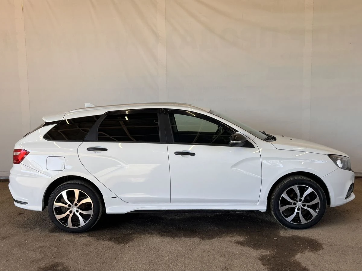 Lada (ВАЗ) Vesta, 2022г, передний привод, механика