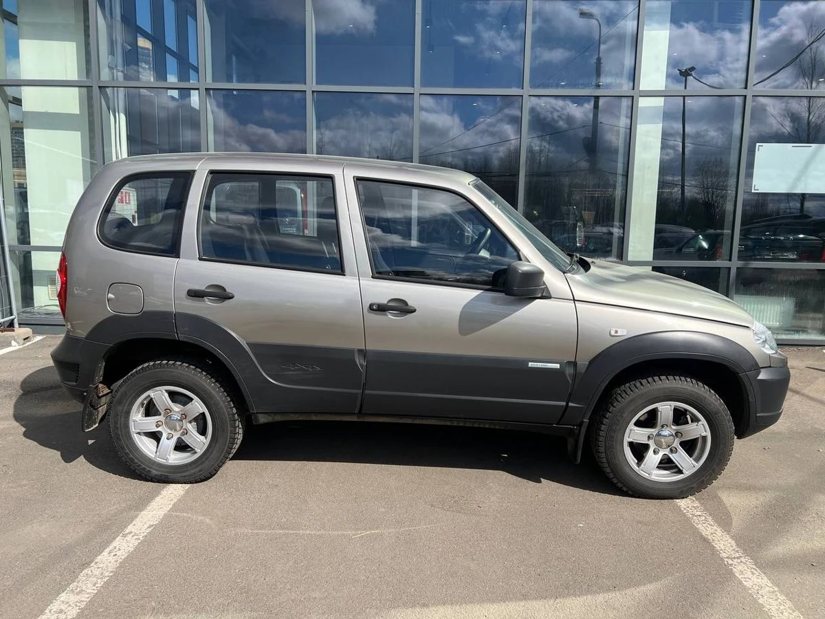 Chevrolet Niva, 2013г, полный привод, механика