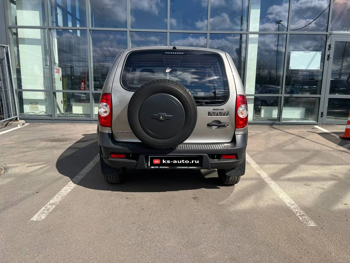 Chevrolet Niva, 2013г, полный привод, механика