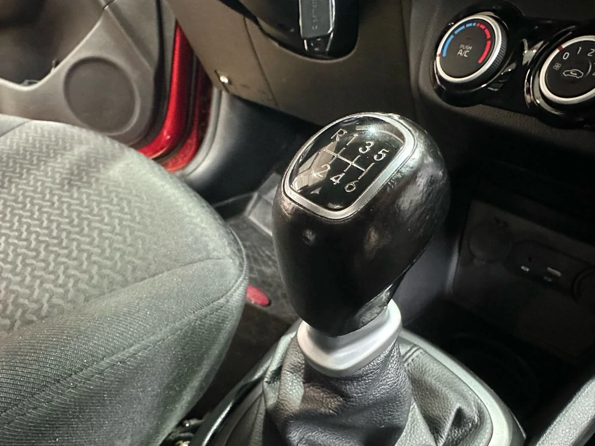 Kia Rio, 2015г, передний привод, механика