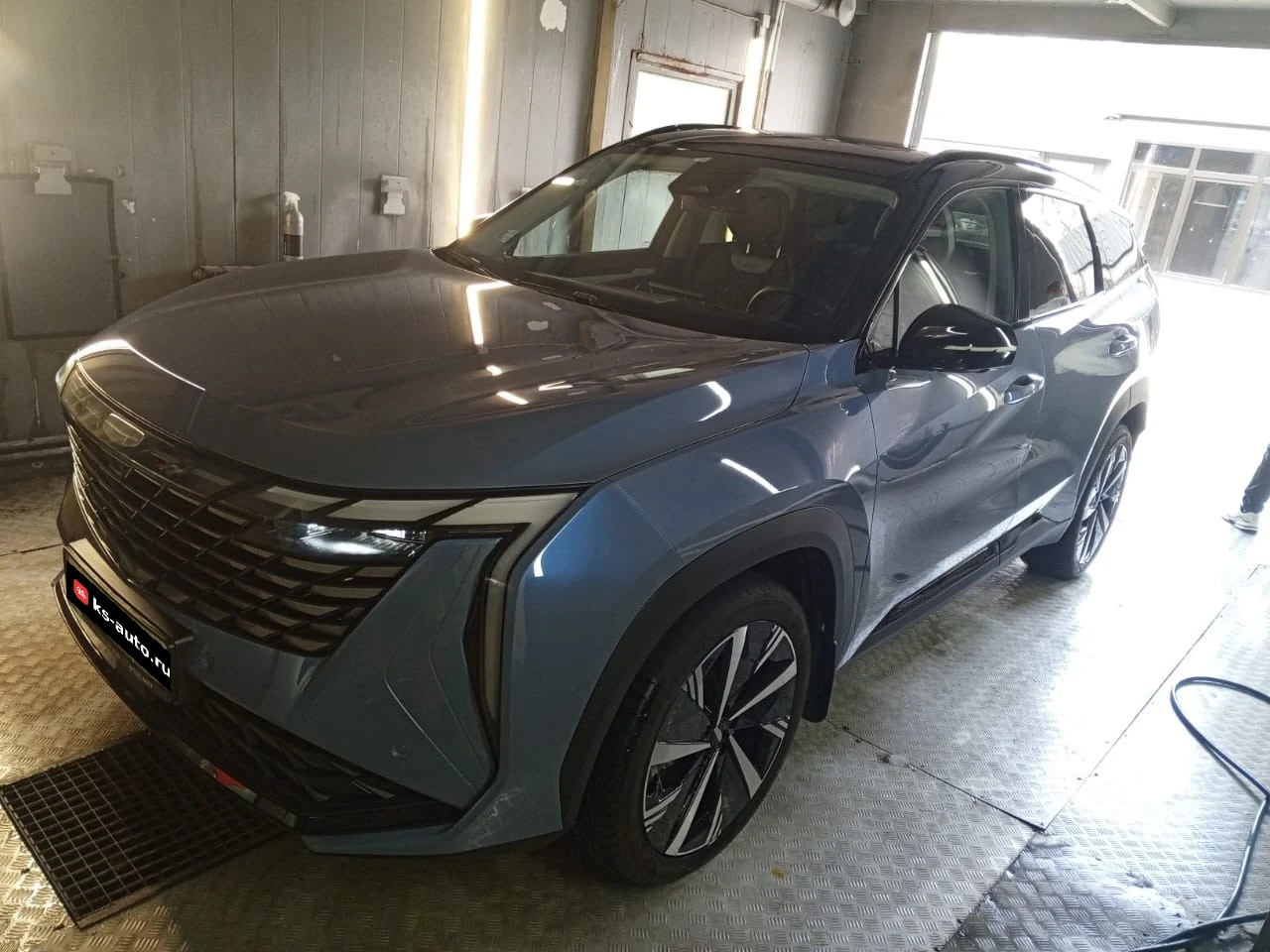 Geely Atlas, 2024г, полный привод, автомат