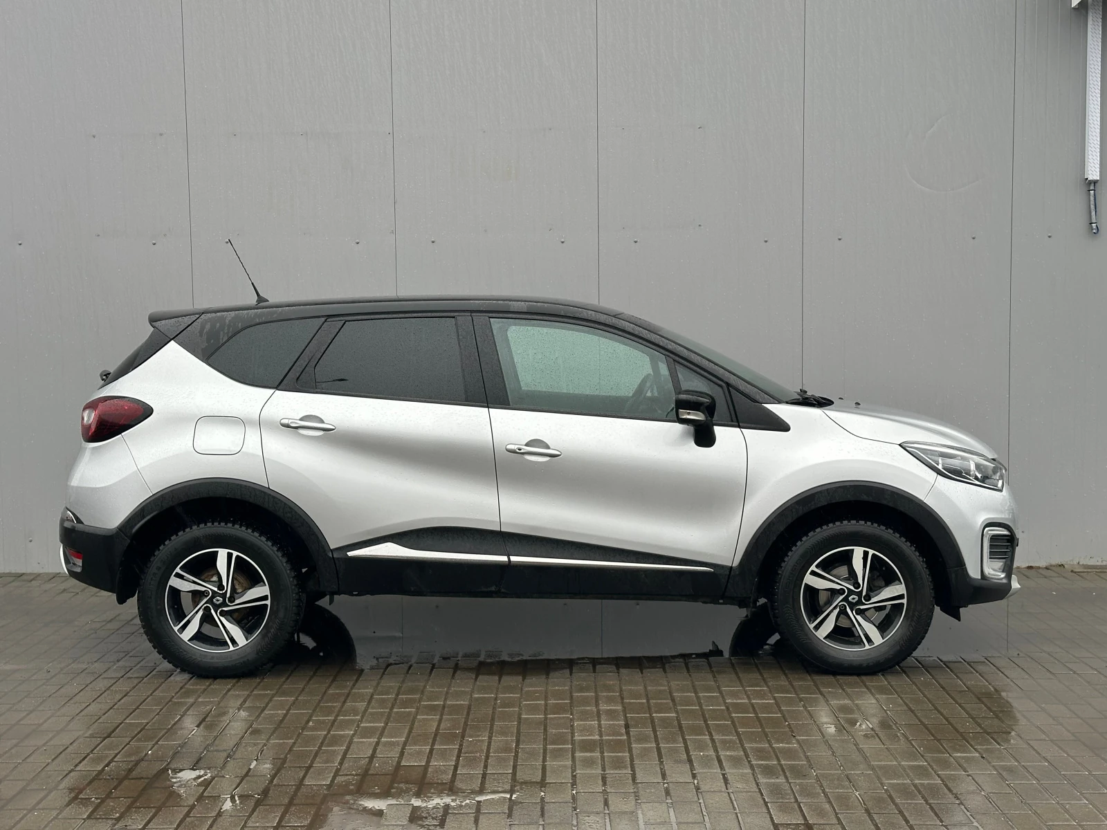 Renault Kaptur, 2017г, передний привод, вариатор