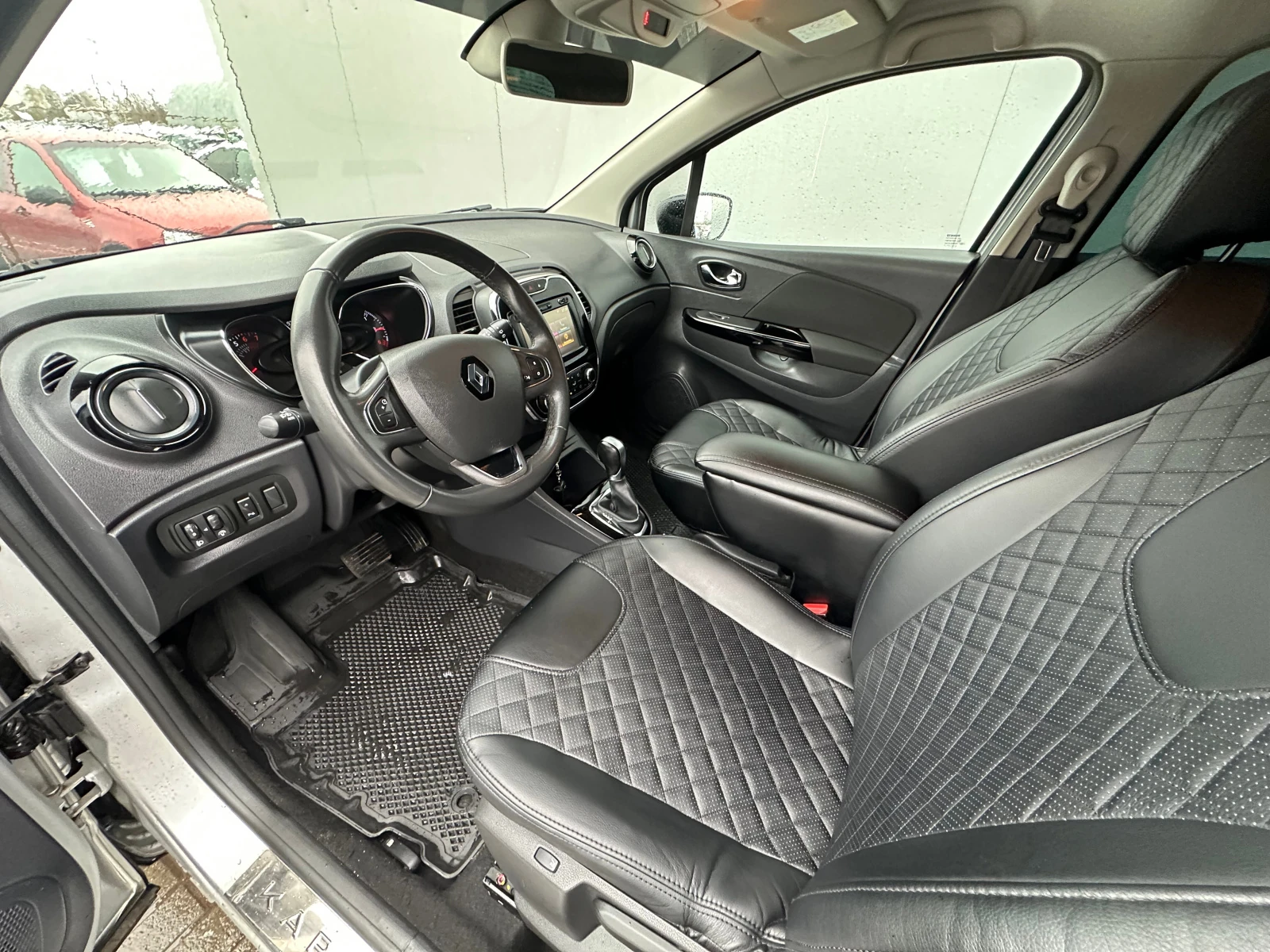 Renault Kaptur, 2017г, передний привод, вариатор