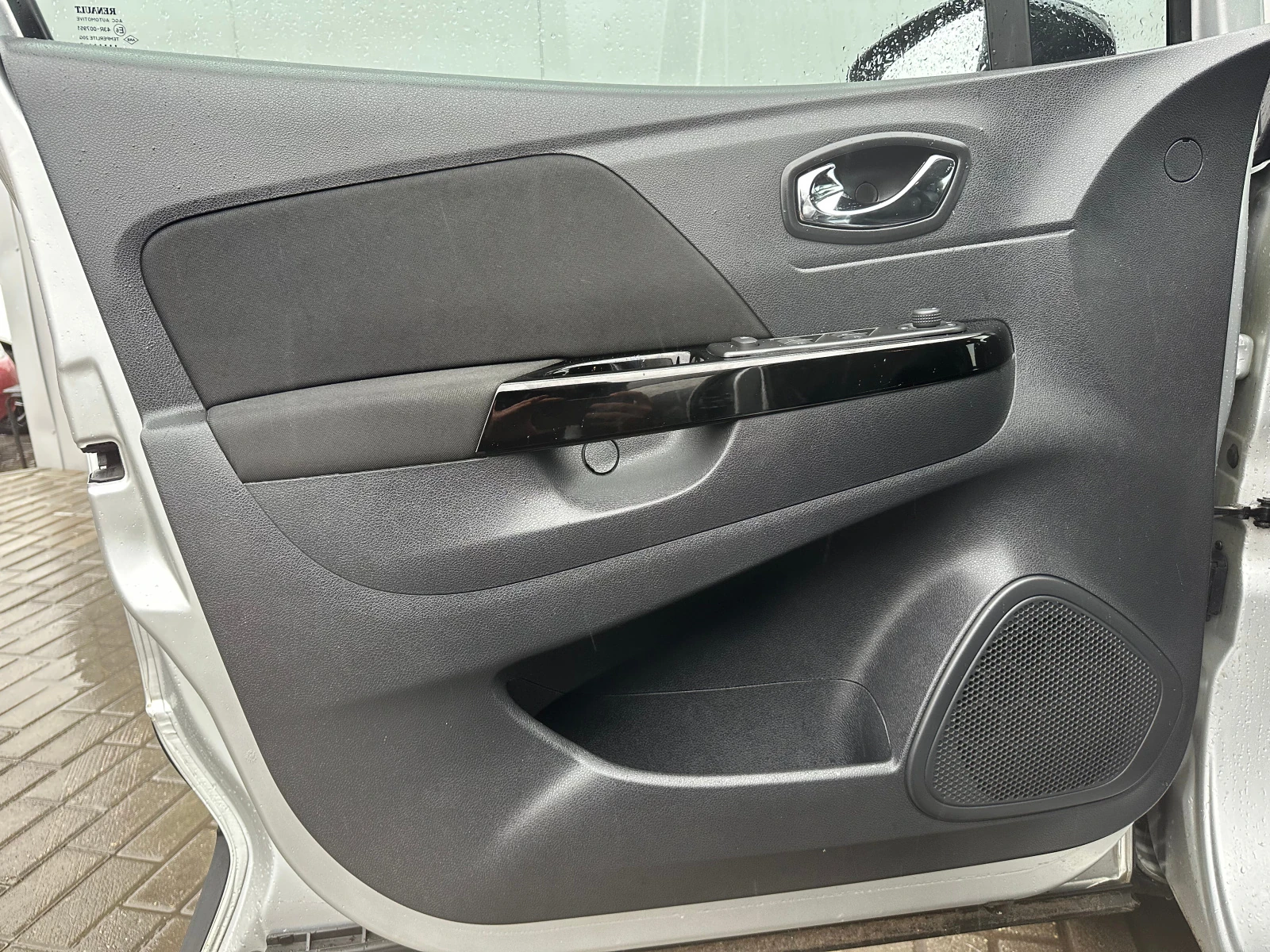 Renault Kaptur, 2017г, передний привод, вариатор