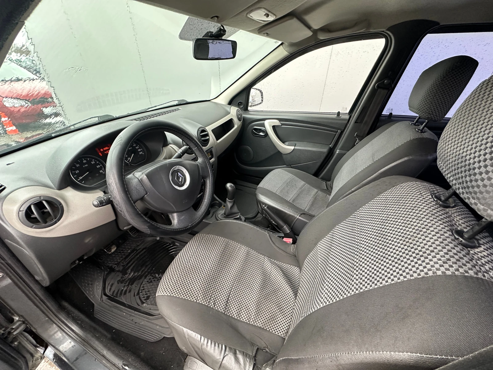 Renault Logan, 2010г, передний привод, механика