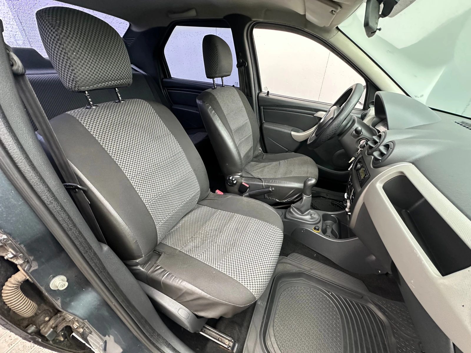 Renault Logan, 2010г, передний привод, механика