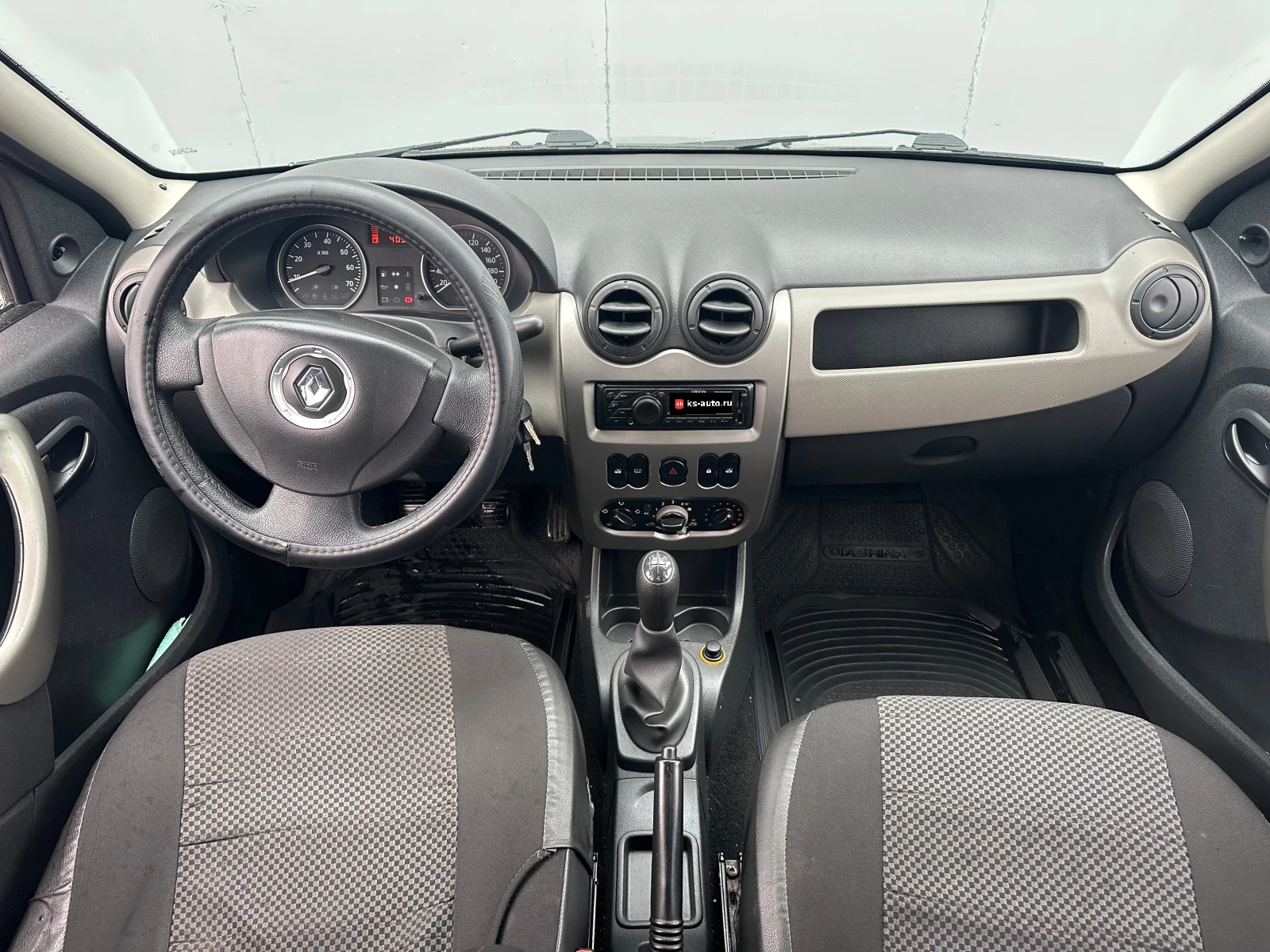 Renault Logan, 2010г, передний привод, механика