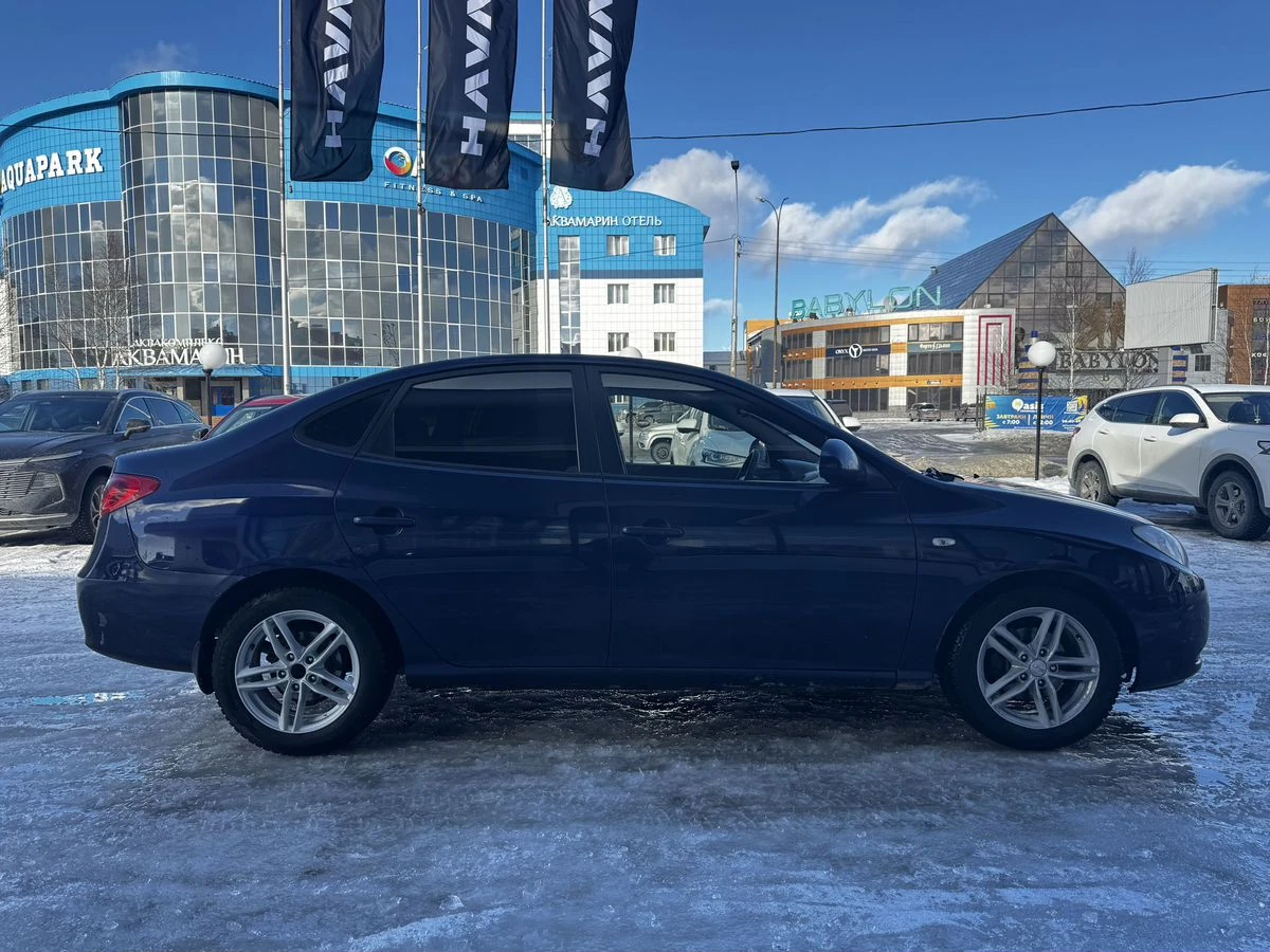 Hyundai Elantra, 2009г, передний привод, автомат