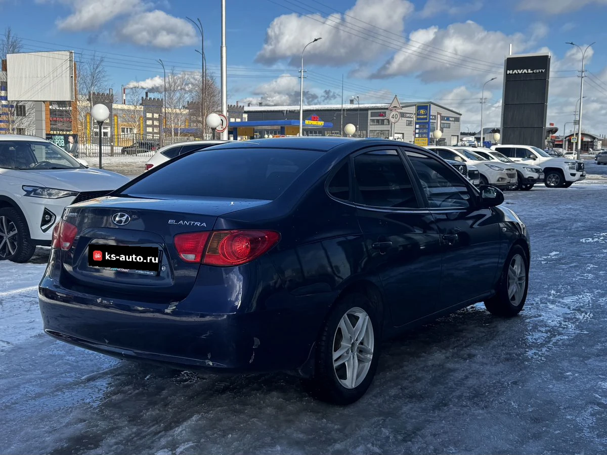 Hyundai Elantra, 2009г, передний привод, автомат