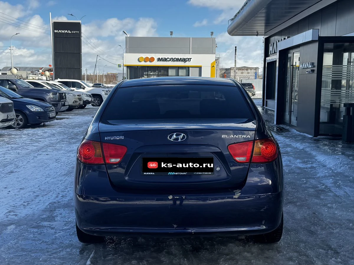 Hyundai Elantra, 2009г, передний привод, автомат