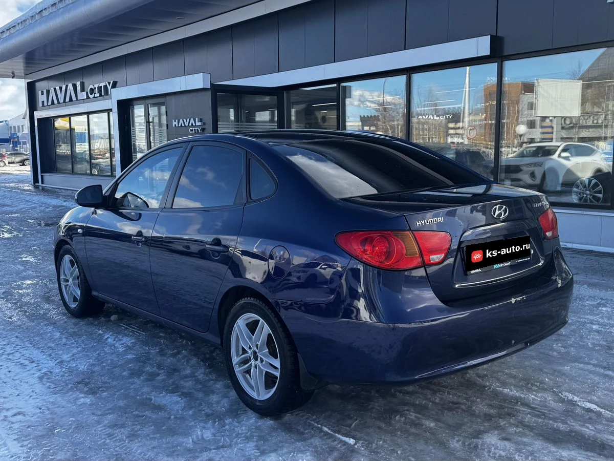 Hyundai Elantra, 2009г, передний привод, автомат