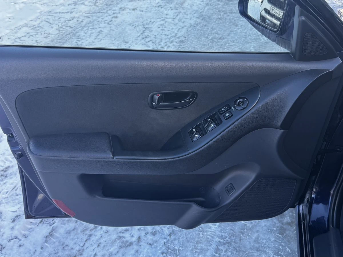 Hyundai Elantra, 2009г, передний привод, автомат