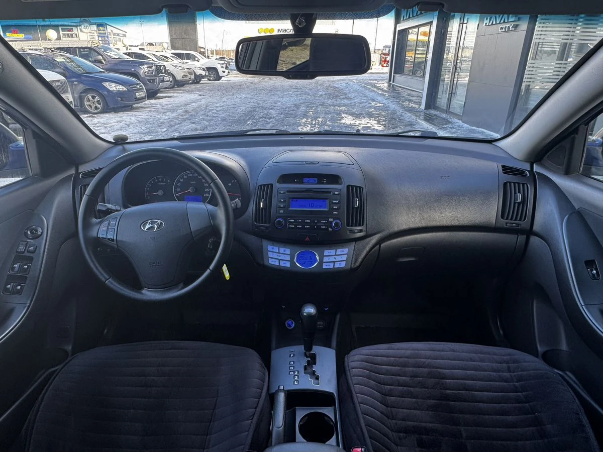 Hyundai Elantra, 2009г, передний привод, автомат