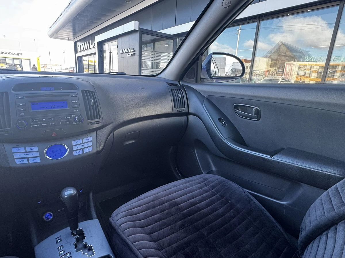 Hyundai Elantra, 2009г, передний привод, автомат
