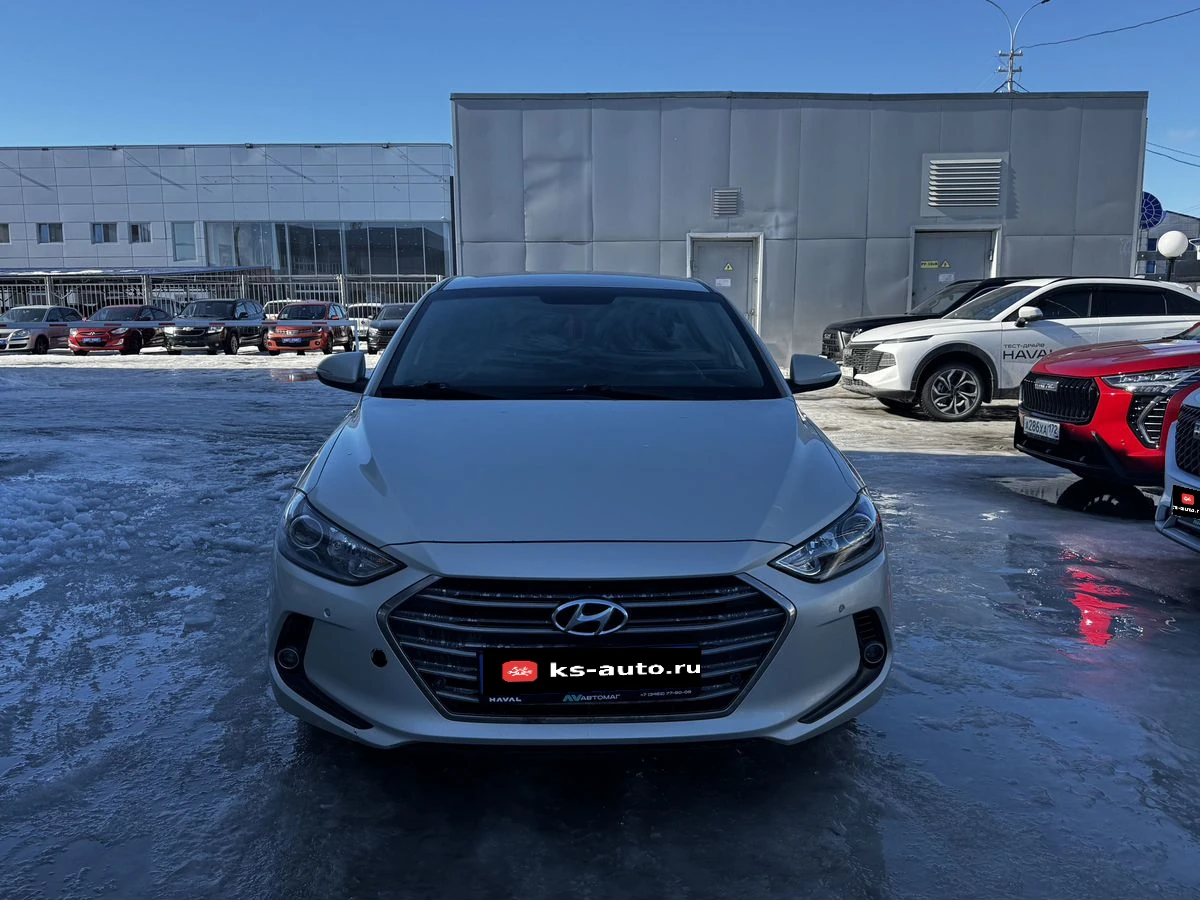 Hyundai Elantra, 2016г, передний привод, автомат