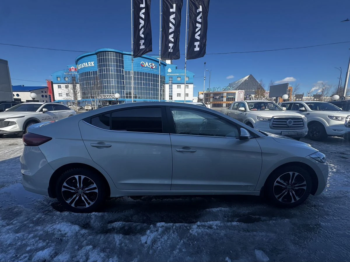 Hyundai Elantra, 2016г, передний привод, автомат