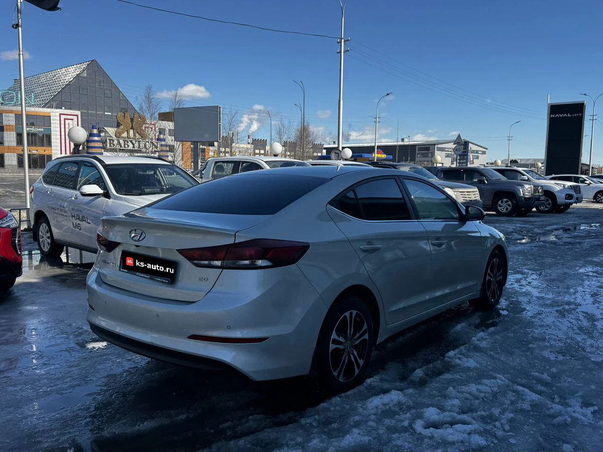 Hyundai Elantra, 2016г, передний привод, автомат